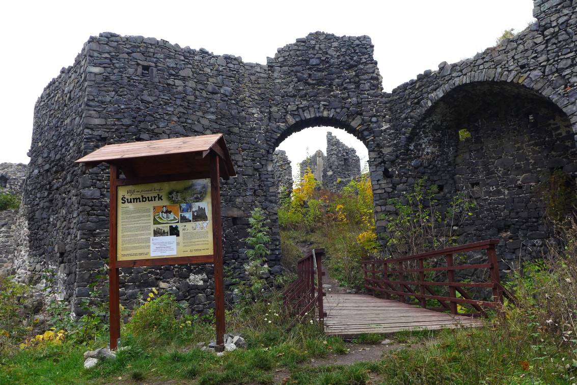 2020-10-21  Podél Ohře na Šumburk  W015